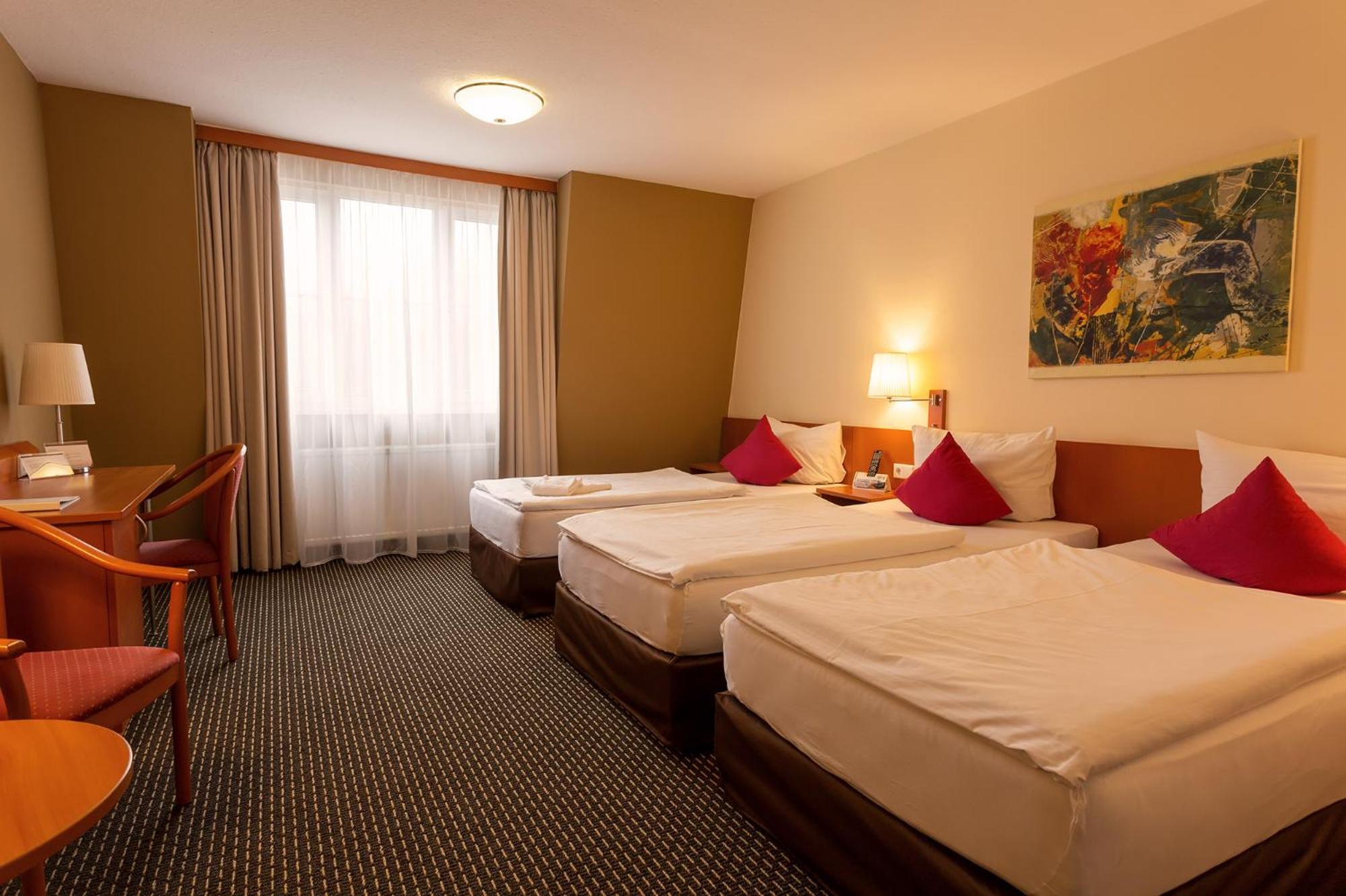 Central Hotel Loewen Feldkirch Szoba fotó