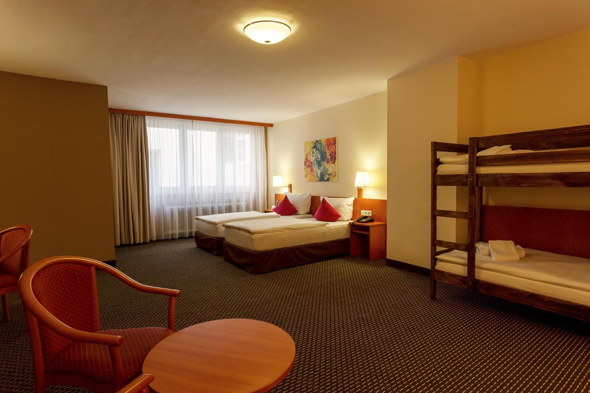 Central Hotel Loewen Feldkirch Szoba fotó